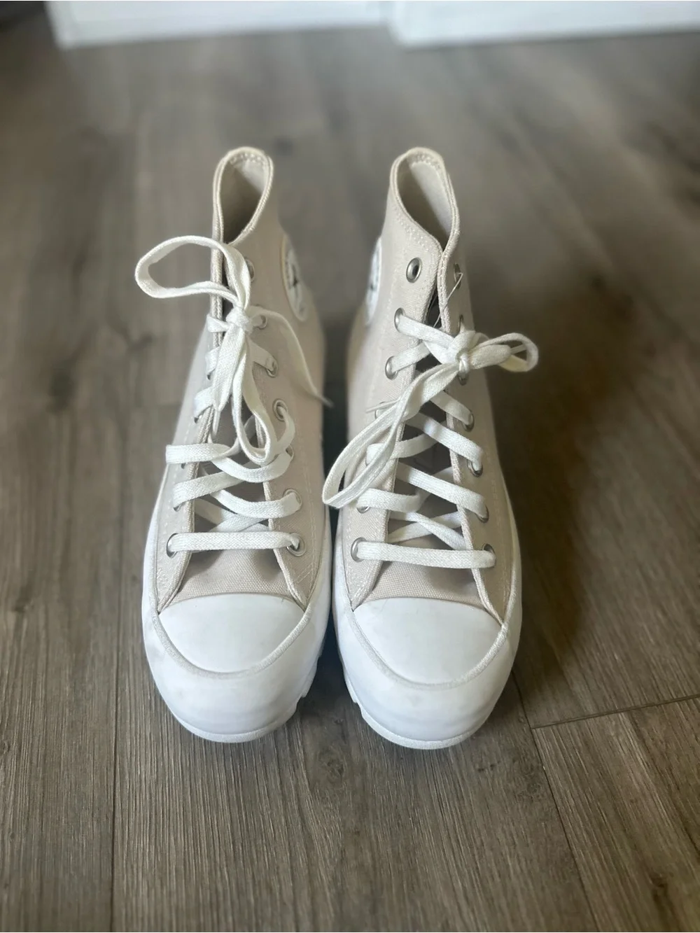 Converse Nude Beige aesthetic Platform Lug Sole High Top Sneakers in Cream/White - Picture 3 of 16